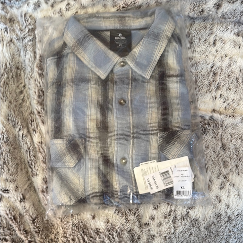 Rip Curl Blue and Gray Plaid Casual Button Down Shirt